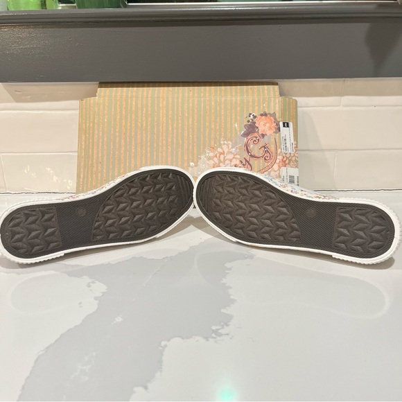 VERY G Roxanne Floral Canvas Slip On Sneaker Shoes Women’s SZ 9 Med BNWB - Picture 8 of 10